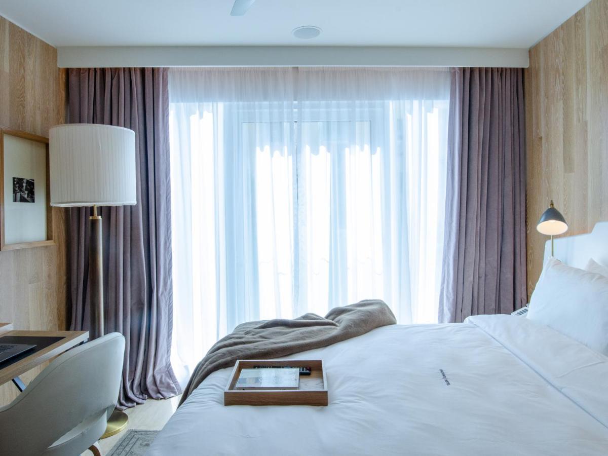 Browns Avenue Hotel Lisboa Exterior foto A bedroom at the hotel