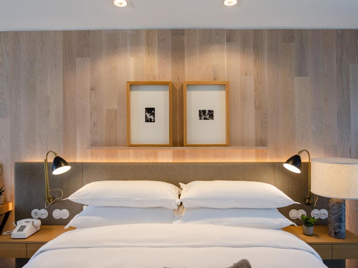 Browns Avenue Hotel Lisboa Exterior foto A bedroom at The Edition