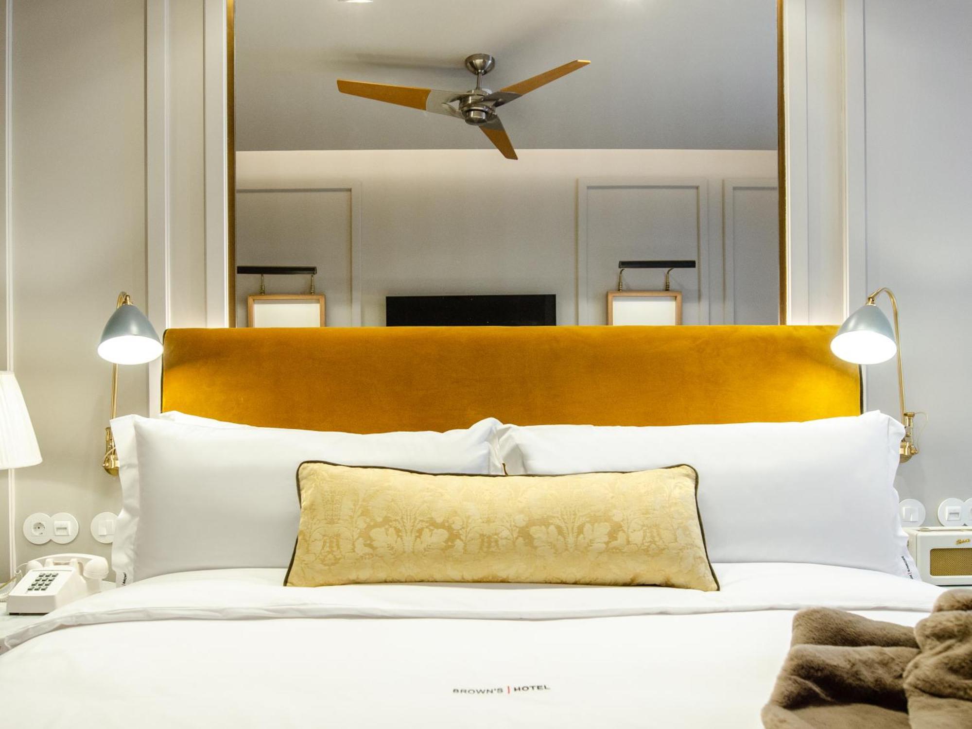 Browns Avenue Hotel Lisboa Exterior foto A bedroom at the hotel