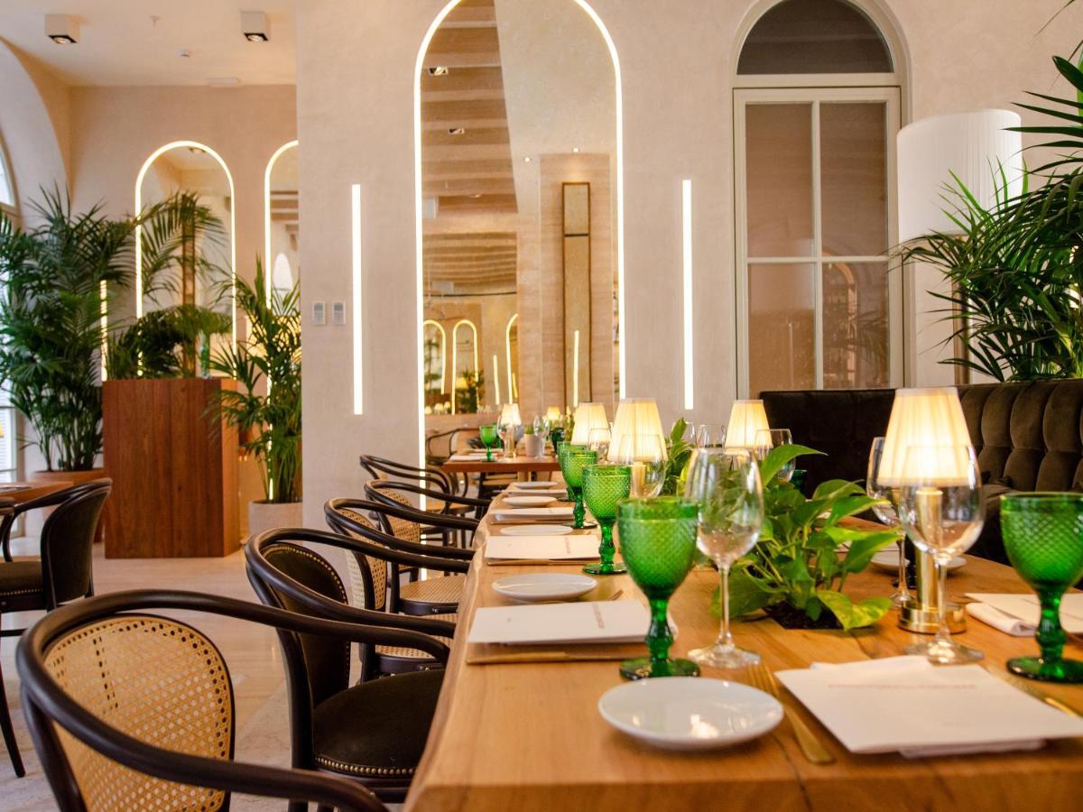 Browns Avenue Hotel Lisboa Exterior foto Restaurant in the hotel